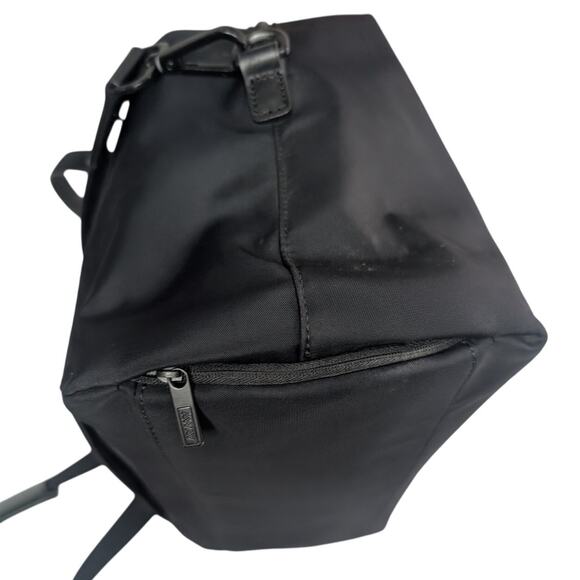 Away Everywhere Weekender Bag Travel Carry-On Duffle in Black - Picture 8 of 10